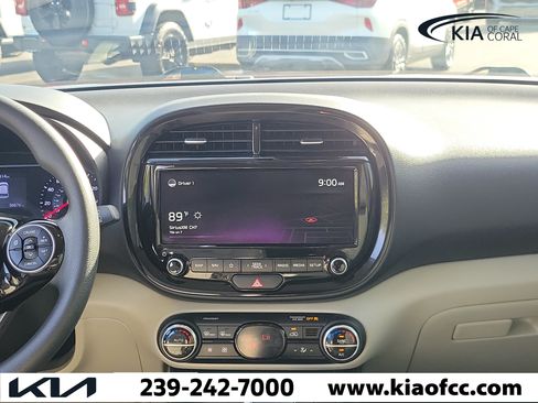 Certified 2022 Kia Soul S FWD image 18