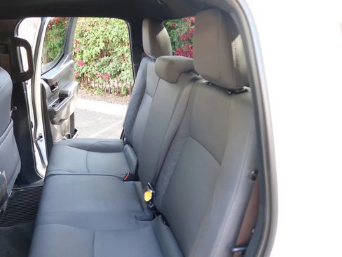 Used 2025 Toyota Tacoma SR5 AWD/4WD image 23