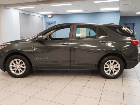 Used 2020 Chevrolet Equinox LS FWD image 2