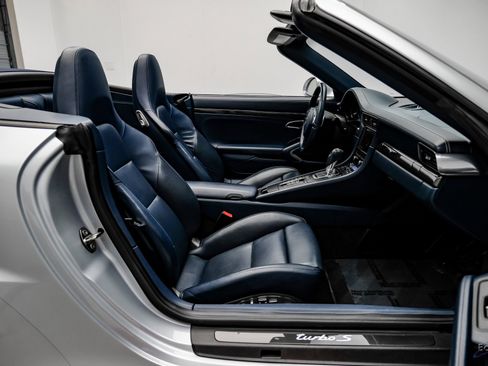 Used 2015 Porsche 911 Turbo S image 49