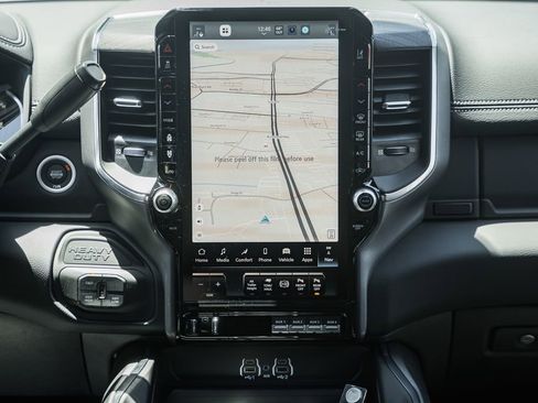 New 2026 RAM 2500 Laramie AWD/4WD image 25