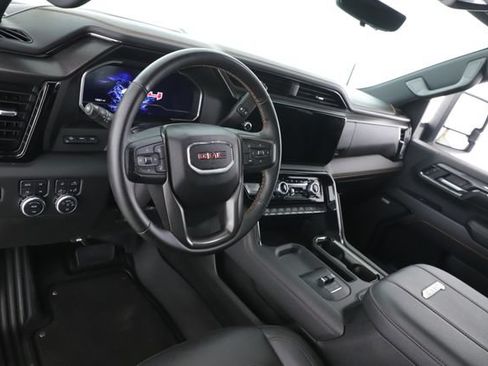 Used 2024 GMC Sierra 2500 AT4 w/ AT4 Premium Plus Package AWD/4WD image 17