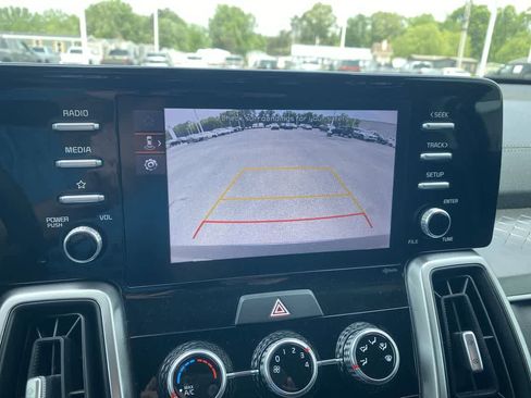Used 2022 Kia Sorento LX FWD image 17
