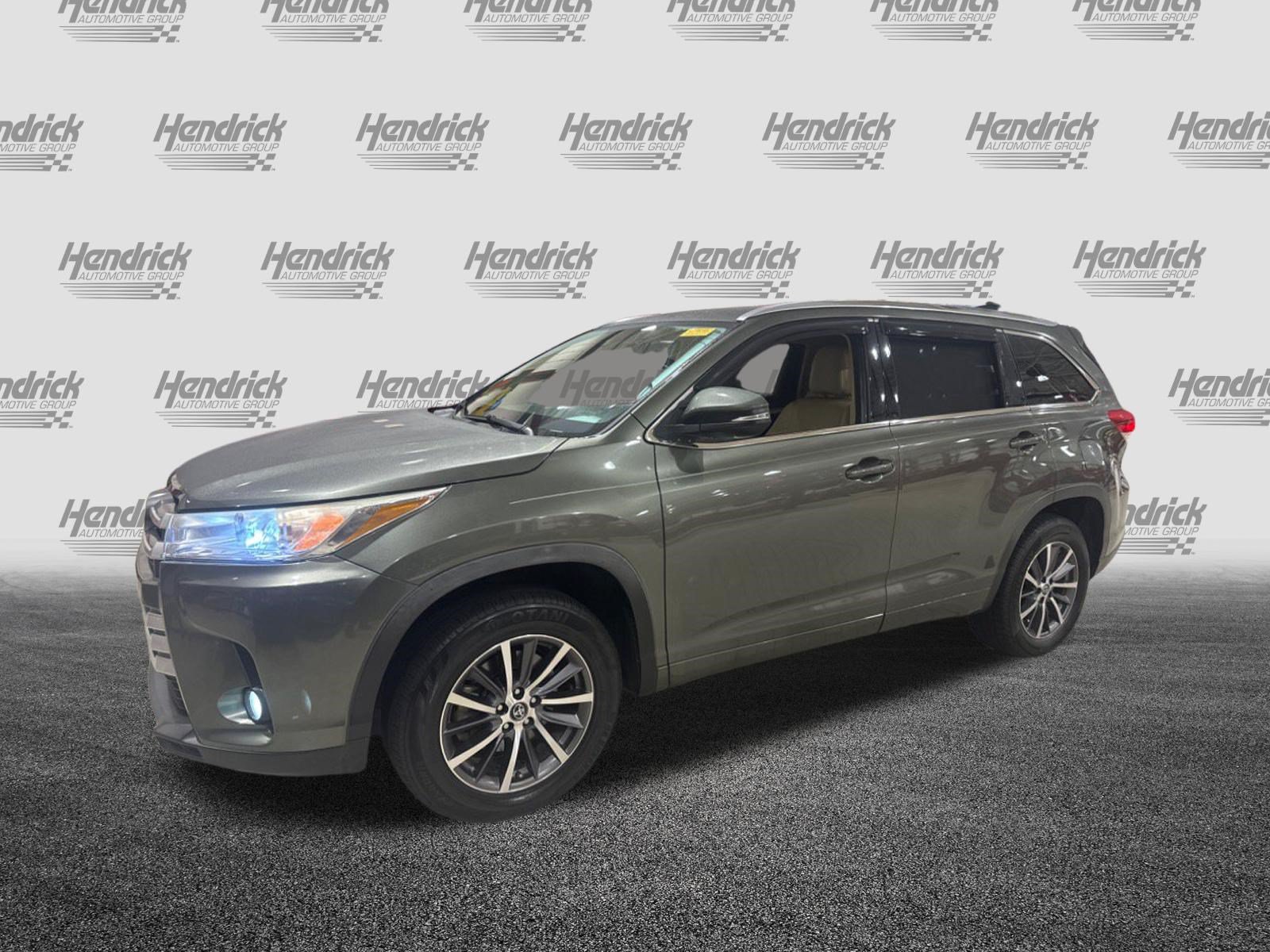 Used 2018 Toyota Highlander XLE FWD image 3