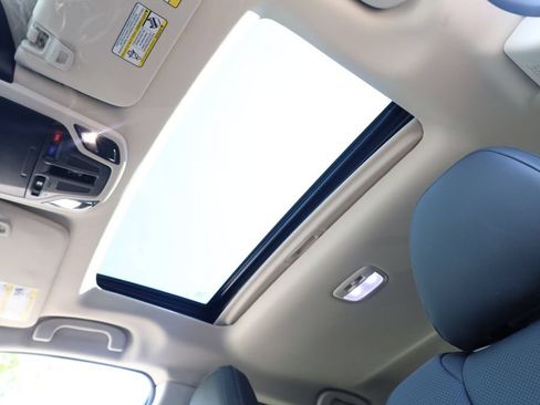 Certified 2025 Subaru Outback Limited AWD/4WD image 9