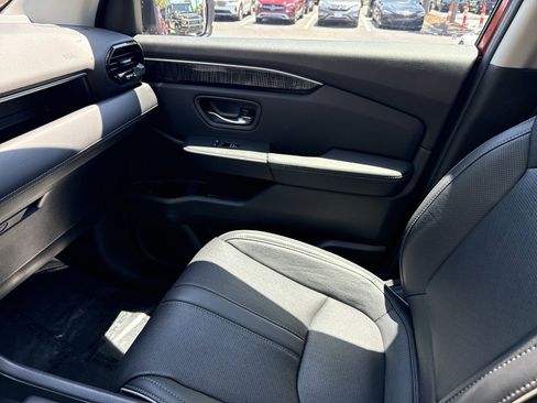Used 2023 Honda Pilot Elite image 22