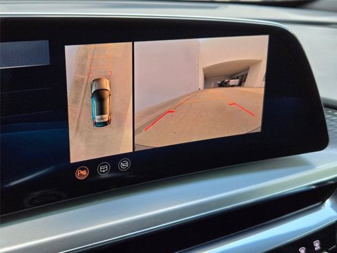 Used 2024 Cadillac Lyriq Luxury RWD image 19