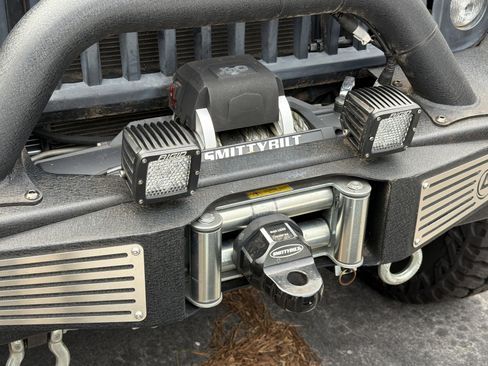 Used 2015 Jeep Wrangler Sport image 9