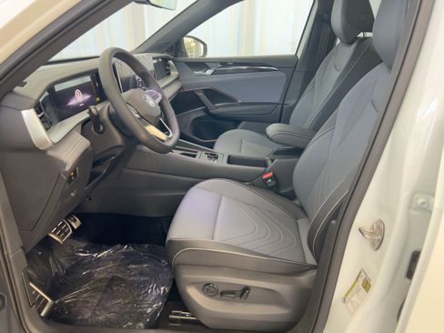 New 2026 Volkswagen Tiguan SE R-Line image 5