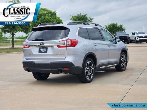 Used 2023 Subaru Ascent Limited w/ Technology Package AWD/4WD image 9