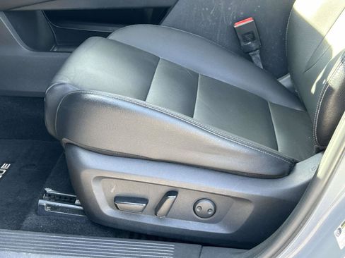 Used 2021 Nissan Rogue SL w/ Premium Package image 19