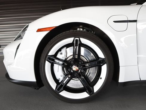 Used 2024 Porsche Taycan 4S image 12