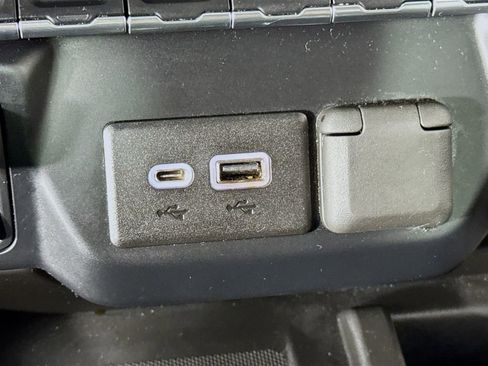 Used 2019 GMC Sierra 1500 AT4 w/ Off Road Performance Package image 17