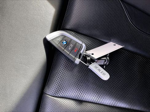 Used 2021 BMW M4 Coupe w/ Executive Package image 11