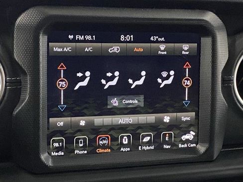 Used 2022 Jeep Wrangler Unlimited Sahara w/ Cold Weather Group AWD/4WD image 20