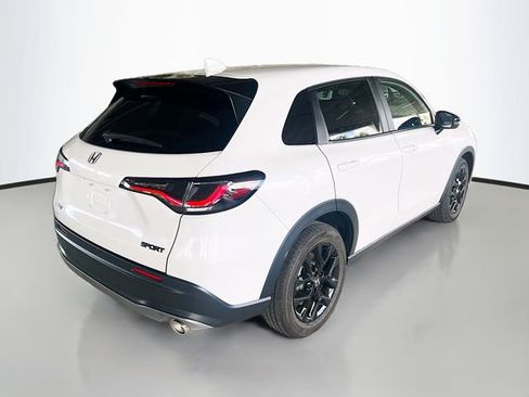 Used 2025 Honda HR-V Sport image 8