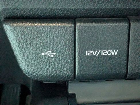 Used 2022 Toyota Camry SE image 29