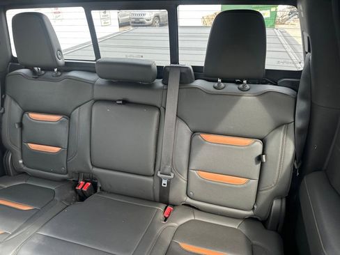 Used 2020 GMC Sierra 1500 AT4 w/ AT4 Premium Package image 18