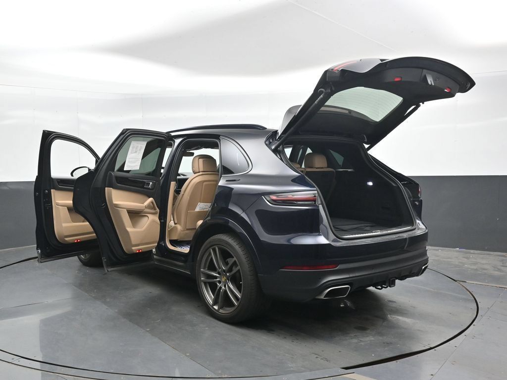 Used 2023 Porsche Cayenne AWD/4WD image 48