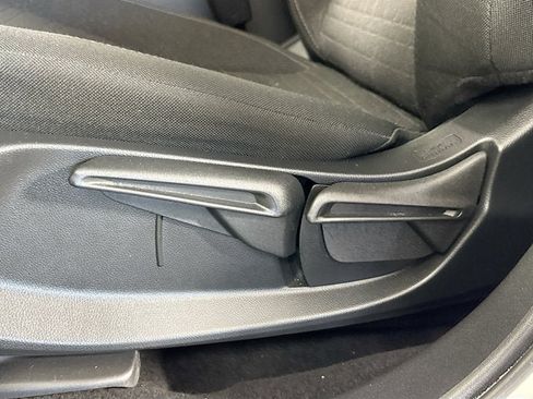 Used 2023 Honda HR-V LX image 19