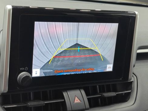 Used 2025 Toyota RAV4 XLE AWD/4WD image 7