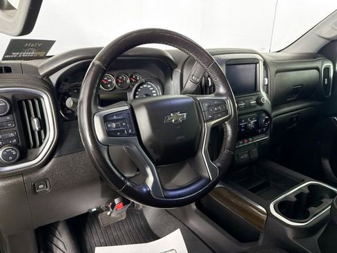 Used 2022 Chevrolet Silverado 1500 LT Trail Boss w/ Bed Protection Package image 9