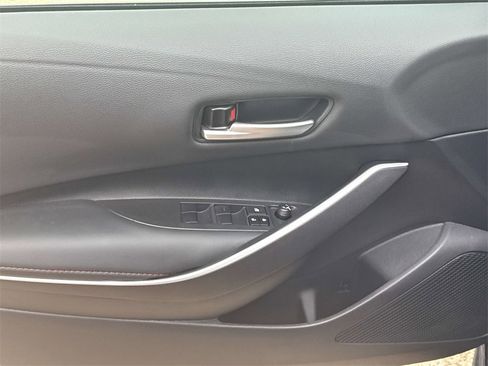 Used 2025 Toyota Corolla SE image 12