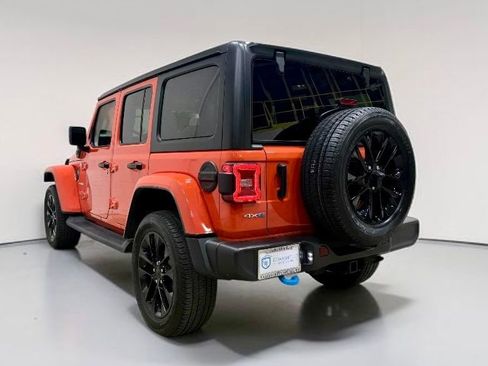 Used 2023 Jeep Wrangler Unlimited Sahara AWD/4WD image 18