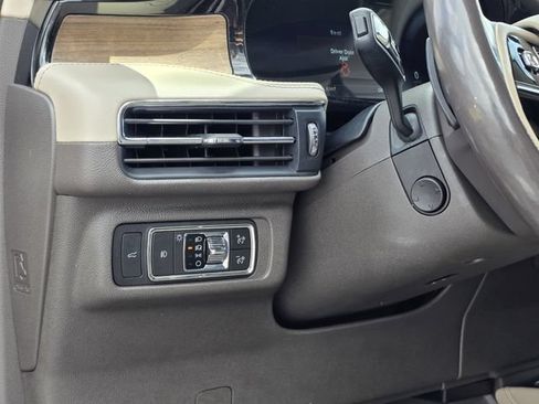 Used 2021 Lincoln Corsair Reserve w/ Equipment Group 201A FWD image 18