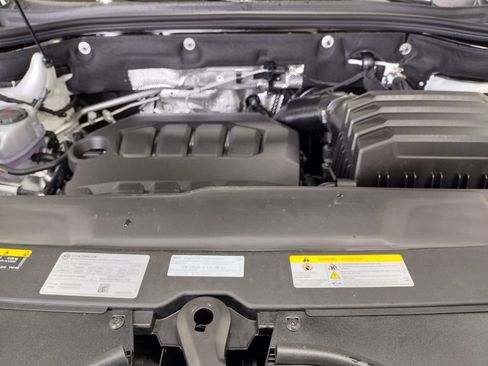 New 2026 Volkswagen Atlas Peak Edition image 7