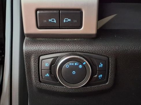 Used 2018 Ford F150 Platinum w/ Technology Package AWD/4WD image 20