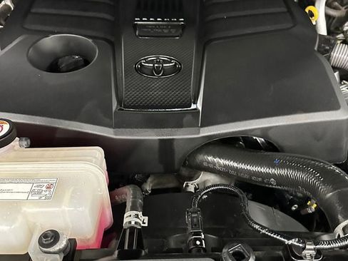 Used 2022 Toyota Tundra Limited AWD/4WD image 7