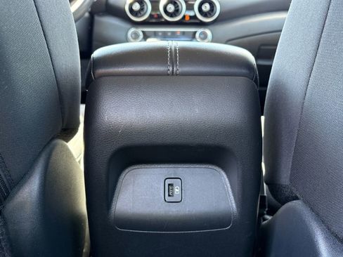 Used 2024 Nissan Sentra SV FWD image 6