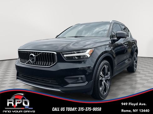 Used 2021 Volvo XC40 T5 Inscription w/ Advanced Package image 1