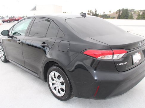Certified 2023 Toyota Corolla LE FWD image 5