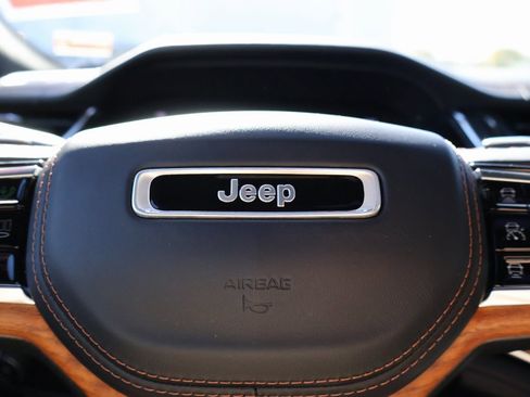 Used 2024 Jeep Grand Cherokee Summit image 28