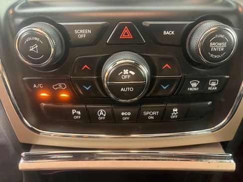 Used 2017 Jeep Grand Cherokee Limited 75th Anniversary AWD/4WD image 7