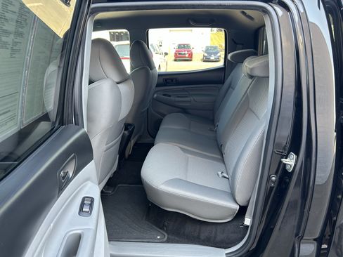 Used 2014 Toyota Tacoma 4x4 Double Cab w/ TRD Sport Package image 17