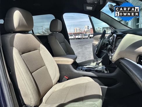 Used 2022 Chevrolet Traverse LS image 37