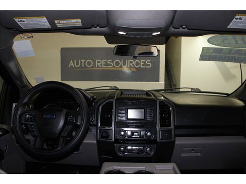Used 2015 Ford F150 XLT image 13