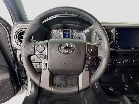 Certified 2022 Toyota Tacoma TRD Off-Road w/ TRD Premium Off Road Package AWD/4WD image 13