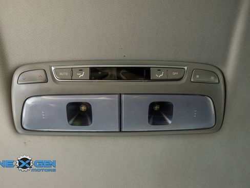 Used 2022 Kia Telluride S FWD image 29