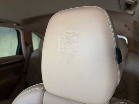 Used 2014 Porsche Cayenne Diesel AWD/4WD image 32