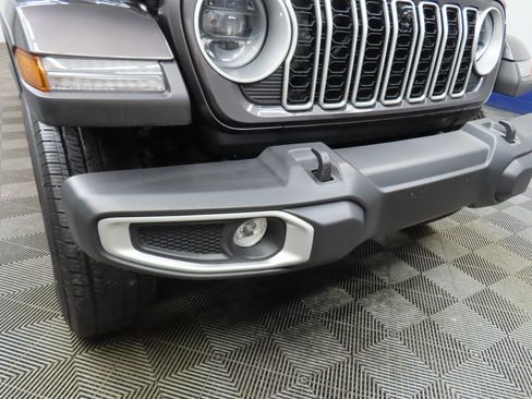 Used 2024 Jeep Wrangler Unlimited Sahara w/ Technology Group AWD/4WD image 48