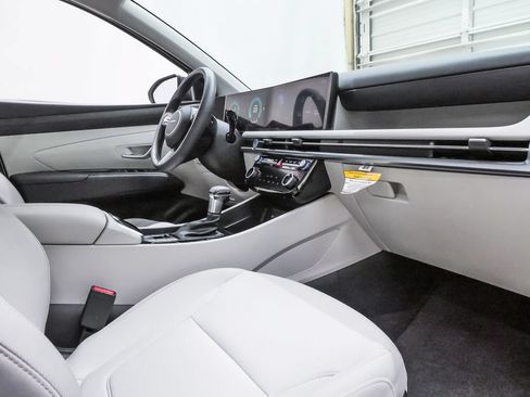 Used 2026 Hyundai Tucson SEL FWD image 12