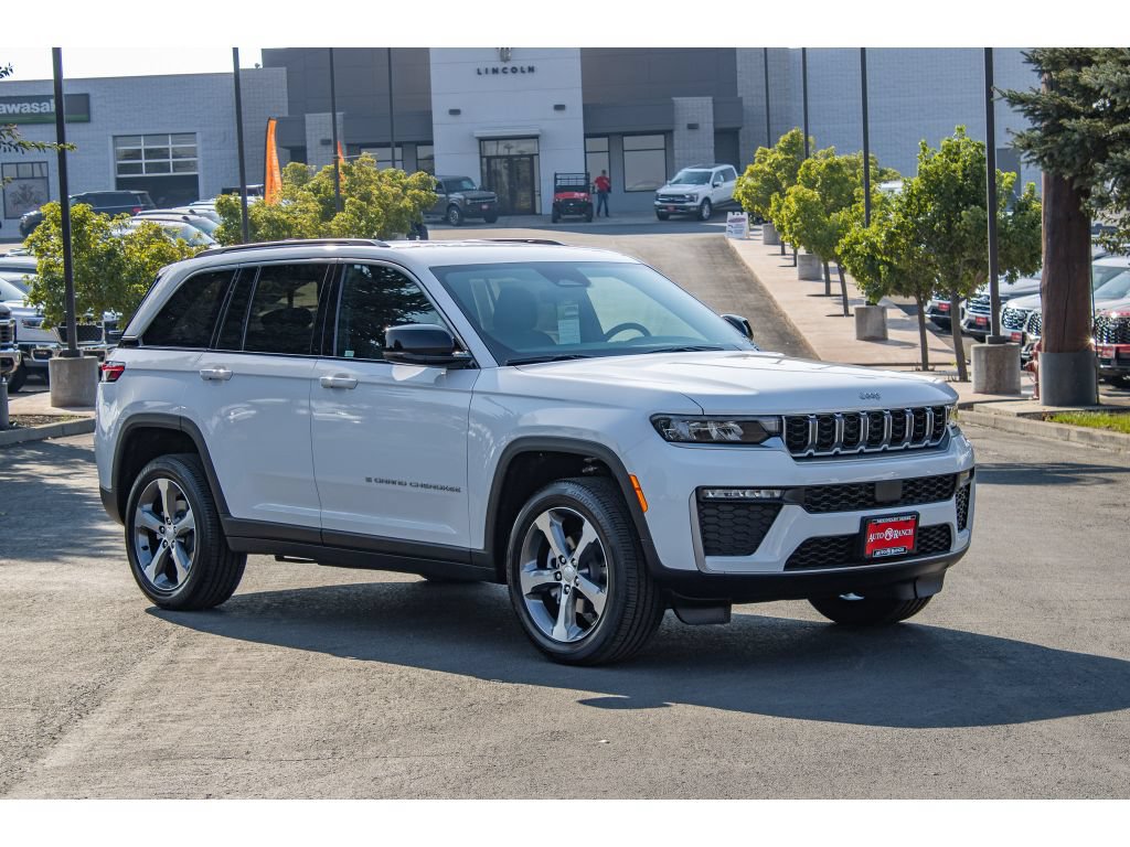 New 2026 Jeep Grand Cherokee Limited AWD/4WD image 2
