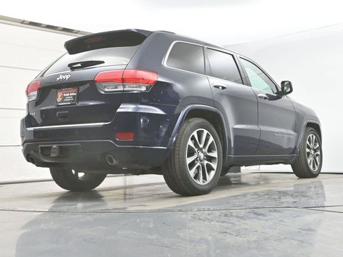 Used 2017 Jeep Grand Cherokee Overland w/ Jeep Active Safety Group image 30