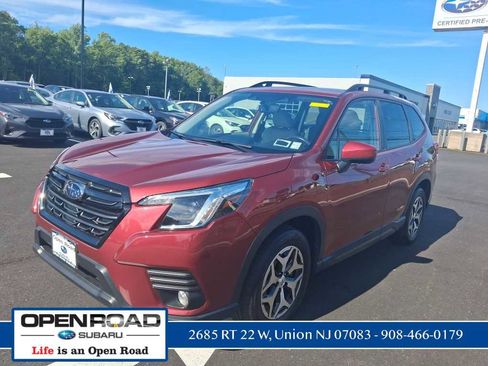 Used 2023 Subaru Forester Premium AWD/4WD image 3