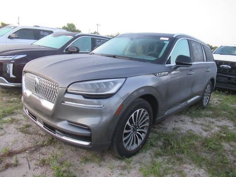 Used 2024 Lincoln Aviator Reserve w/ Elements Package Plus RWD image 3