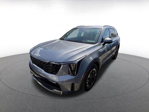 Used 2024 Kia Sorento S FWD image 3